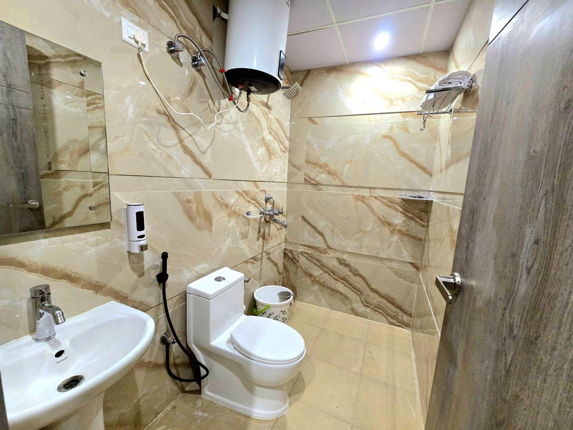 Zipcode Stay Агра Екстериор снимка